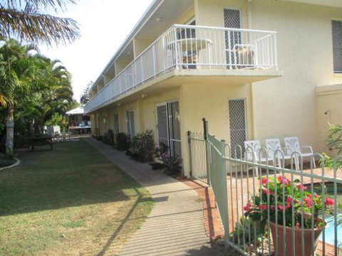 Holiday Apartment On The Esplanade - Sydneys Hotel 6