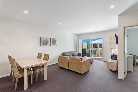 Pacific Blue Apartment 244 / 265 Sandy Point Rd - Sydneys Hotel 0