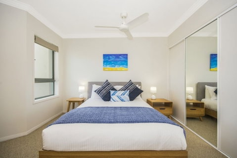 Breakers 2/12 - Sydneys Hotel 6