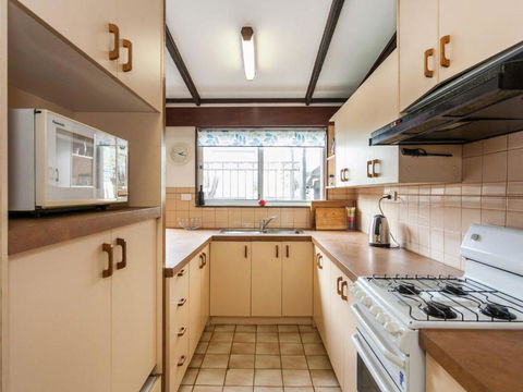 OCEAN SOUNDS Anglesea - Sydneys Hotel 3