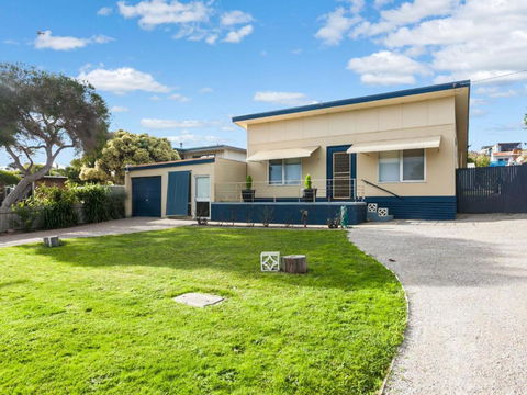 OCEAN SOUNDS Anglesea - Sydneys Hotel 1