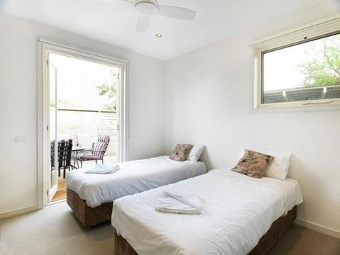 ONE LEVEL At BROADBEACH RESORT - Sydneys Hotel 6