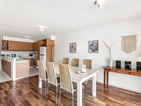 APARTMENT 23 PACIFIC APARTMENTS Sit On The Deck & Soak In The View - Sydneys Hotel 6
