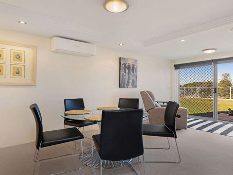 Garden Apartment At Forster Tower - Sydneys Hotel 1