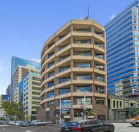 The Little Darling of the Harbour - Sydneys Hotel