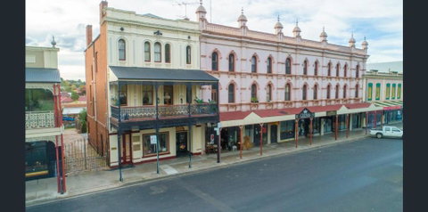 Grand & Central On George Unique Opulent - Sydneys Hotel 2