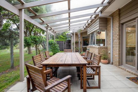 Hilltop Beach House: Newly Updated - Sydneys Hotel 6