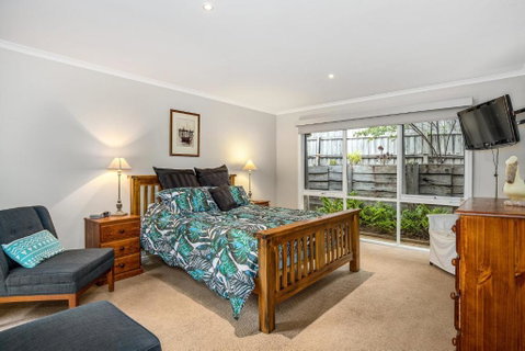 Hilltop Beach House: Newly Updated - Sydneys Hotel 4