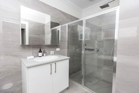 Wagga Apartments 3 - Sydneys Hotel 3