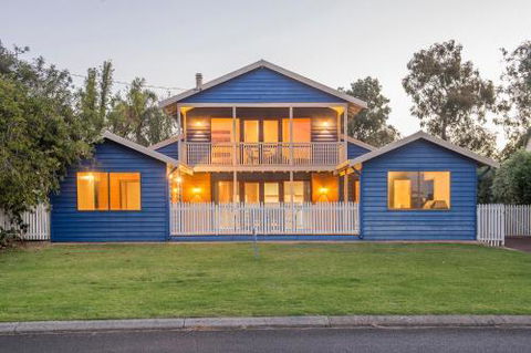 Ultramarine - Sydneys Hotel 0