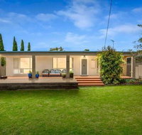 Casual Beachin It Family Getaway with Bungalow on Beachfront - Sydneys Hotel