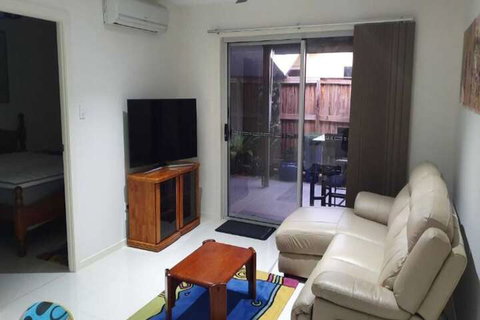 2 BDR Sea Side Guesthouse - Sydneys Hotel 4