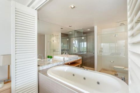 Unit 101 Plantation Resort Rainbow Beach Plantation Resort Second Floor Aircon Pool Spa - Sydneys Hotel 5