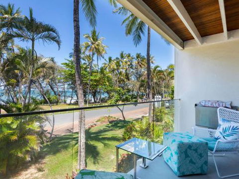 Absolute Beachfront - Sydneys Hotel 5