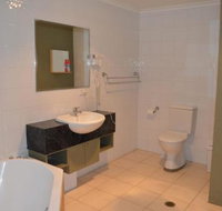 18 Lakeview Plaza - Sydneys Hotel