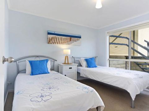 VALLEY VIEWS 10 Valley Heights Drive - Sydneys Hotel 5