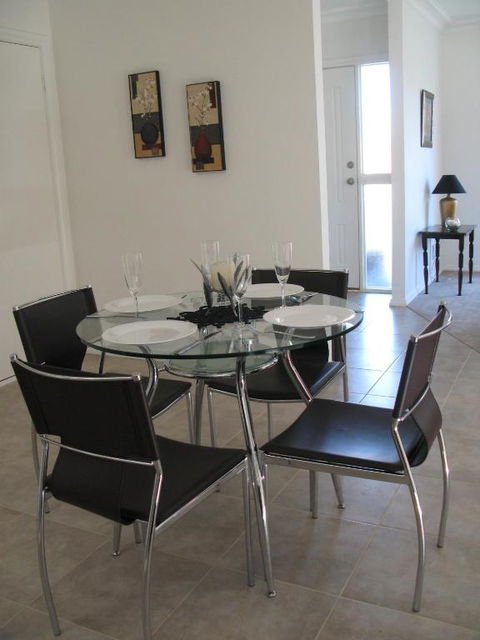 The Villa Kyabram - Sydneys Hotel 1