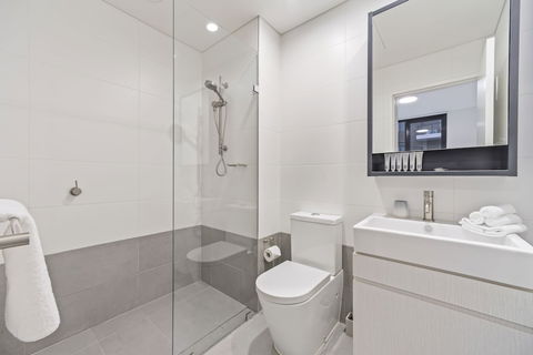 HomeHotel Stylish Apt Next To Train & Westfield - Sydneys Hotel 1