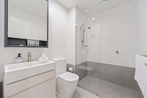 HomeHotel Stylish Apt Next To Train & Westfield - Sydneys Hotel 4
