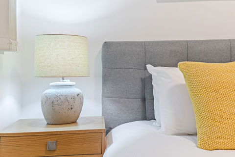 HomeHotel Stylish Apt Next To Train & Westfield - Sydneys Hotel 6