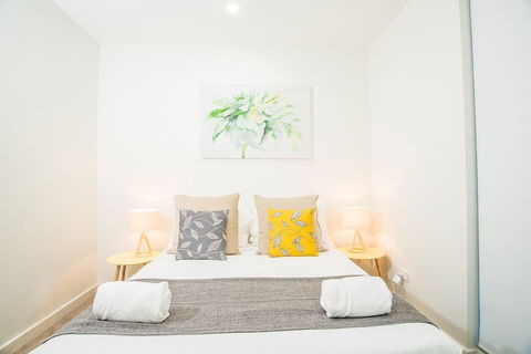 Modern And Chic Apartment Next To Parramatta Station - Sydneys Hotel 2