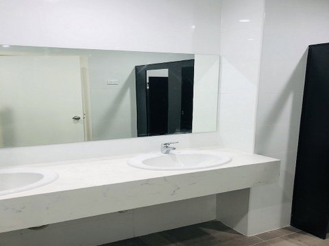 St. Kilda Accommodation - Sydneys Hotel 4
