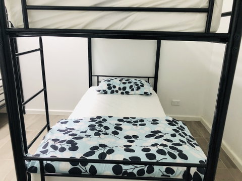 St. Kilda Accommodation - Sydneys Hotel 3