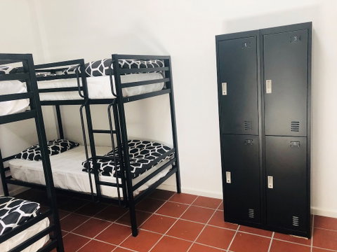 St. Kilda Accommodation - Sydneys Hotel 6