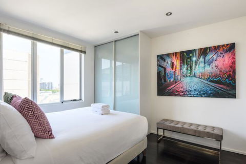 OLIVER Laneway Art Fed Square & Top Restaurants - Sydneys Hotel 5