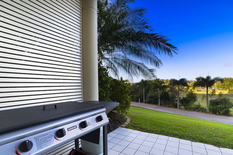 Daydream On The Greens - Sydneys Hotel 4