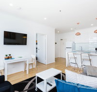 ROLAND 1BDR Melbourne Apartment