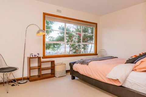 Lofty Views City Stunner! - Sydneys Hotel 3