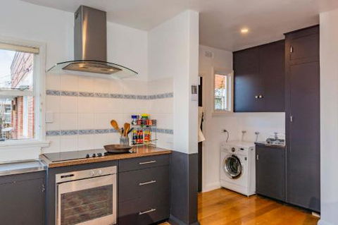 Lofty Views City Stunner! - Sydneys Hotel 2