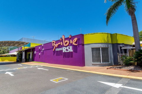 Charm & Comfort In This Ground Floor Unit With Water Views! Welsby Pde Bongaree - Sydneys Hotel 1