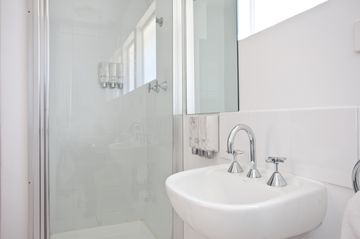 Easystay Studio Apartments - Sydneys Hotel 4