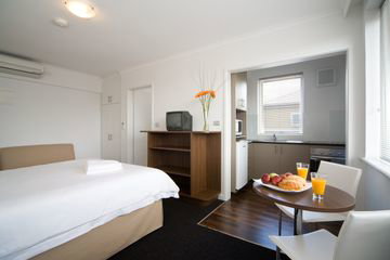 Easystay Studio Apartments - Sydneys Hotel 3