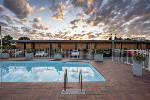 Panorama Bathurst - Sydneys Hotel 1