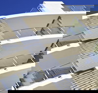 Oshen Holiday Apartments Yeppoon - Sydneys Hotel