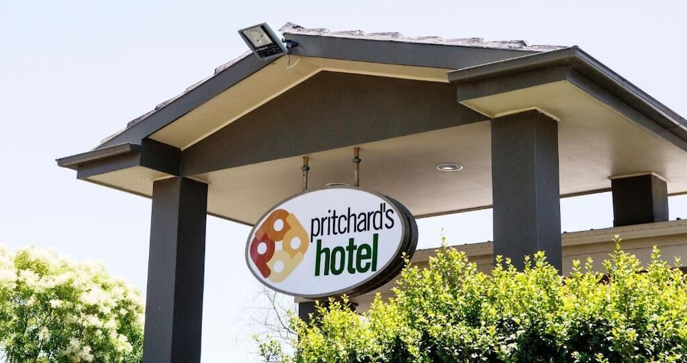 Mt Pritchard NSW Sydneys Hotel