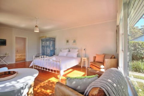 Dolphin Sands - Sydneys Hotel 0