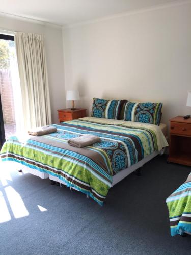 Central Cowes Family Townhouses - Sydneys Hotel 1