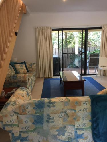Central Cowes Family Townhouses - Sydneys Hotel 4