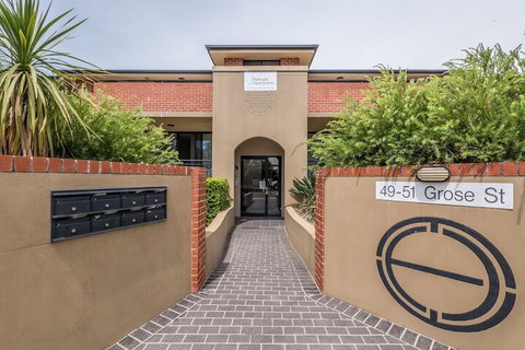 Parkside Apartments - Sydneys Hotel 1
