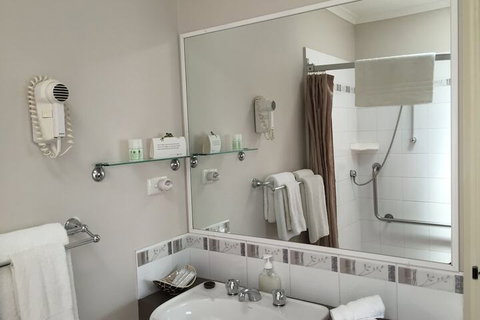 The Noble Grape Guesthouse - Sydneys Hotel 6