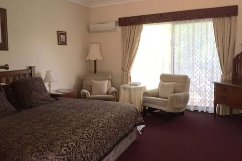 The Noble Grape Guesthouse - Sydneys Hotel 5