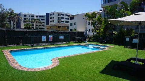 Pacific Surf - Sydneys Hotel 1