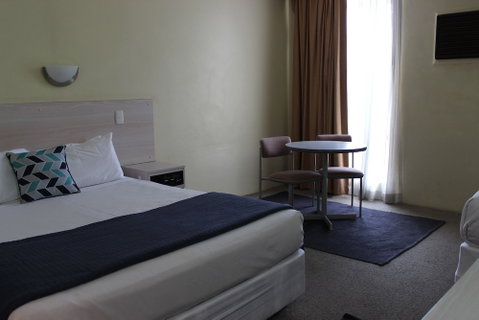 El Toro Motor Inn - Sydneys Hotel 5