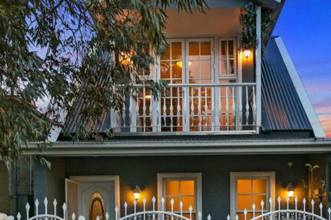 4 Ensuite Chelsea Villa CBD Airport - Sydneys Hotel 0