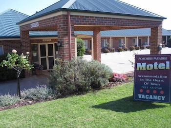 Poachers Paradise Motel - Sydneys Hotel 0