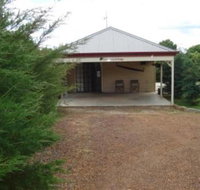 Gumtrees Cottage - Sydneys Hotel